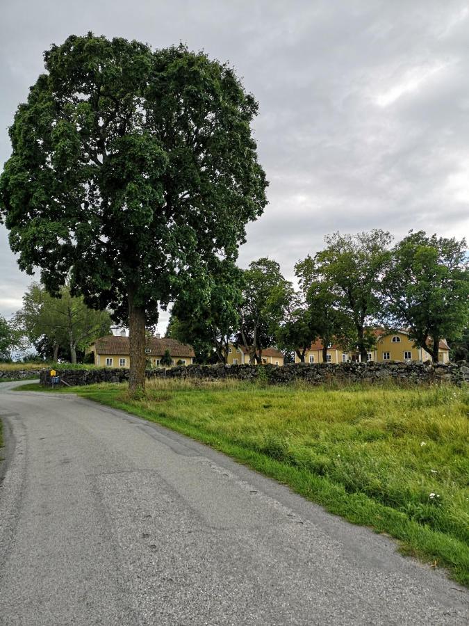 Smedjan Cottage Enkoping Exterior photo